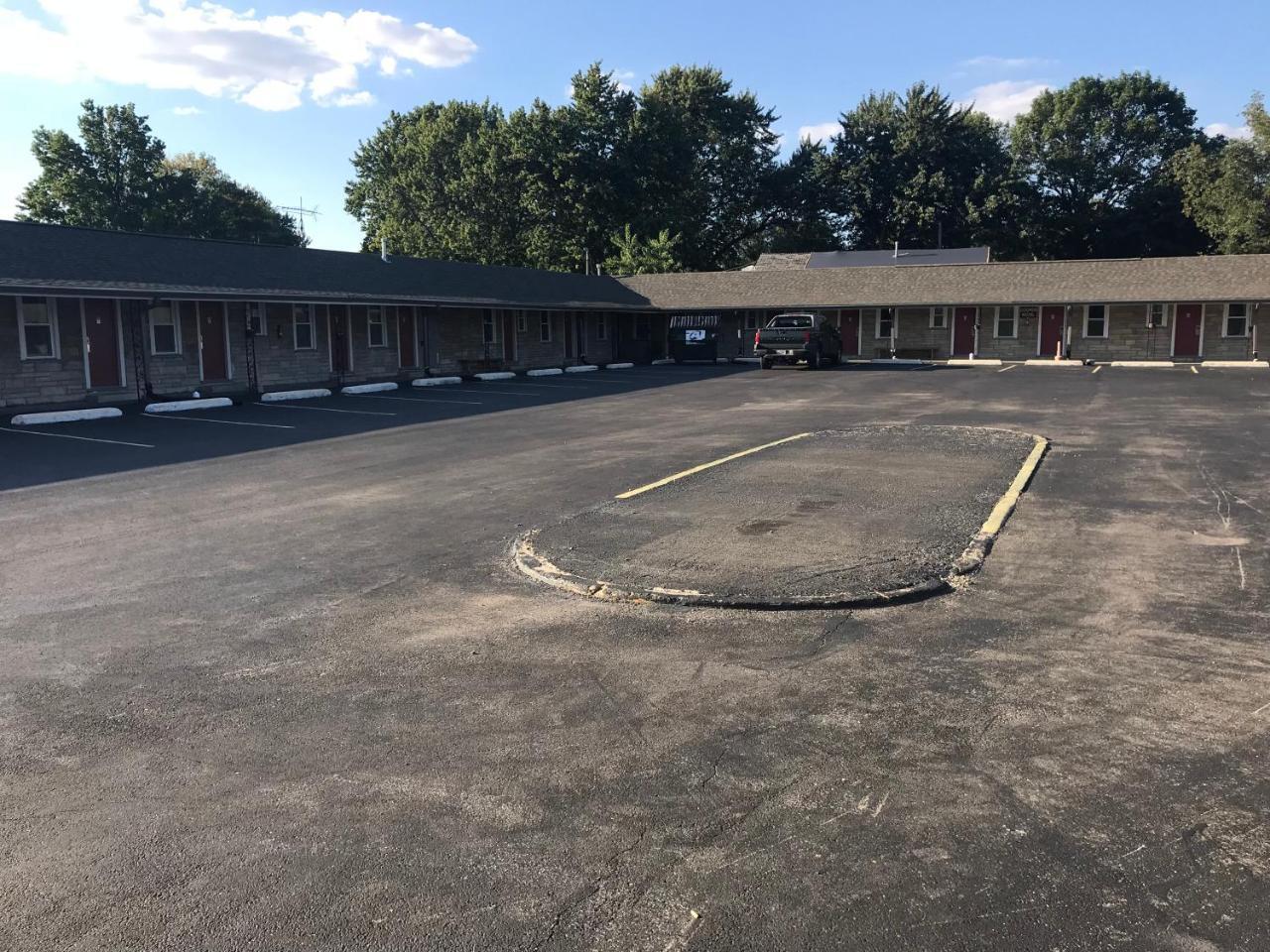 Cooper Motel Tuscola Exterior photo